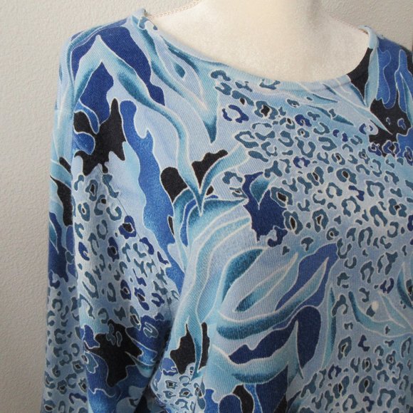 Bedford Fair / 100% Acrylic / Blue Swirls Design / Size 2X/ Drapey - Picture 2 of 10